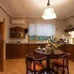 Luxury Private House In Center Apartment *