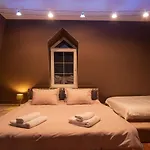 Luxury Private House In Center Apartment