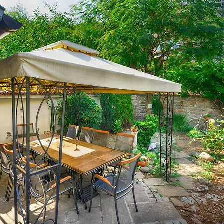 Apartamento Luxury Private House In Center Veliko Tŭrnovo