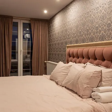 Luxury Private House In Center *