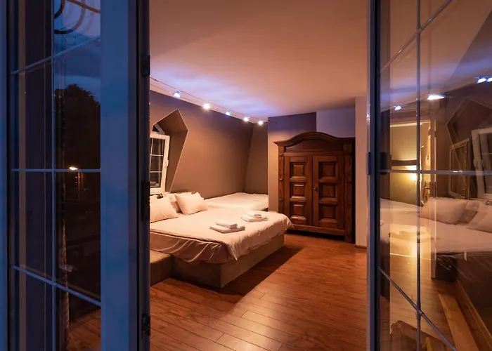 Luxury Private House In Center Apartment